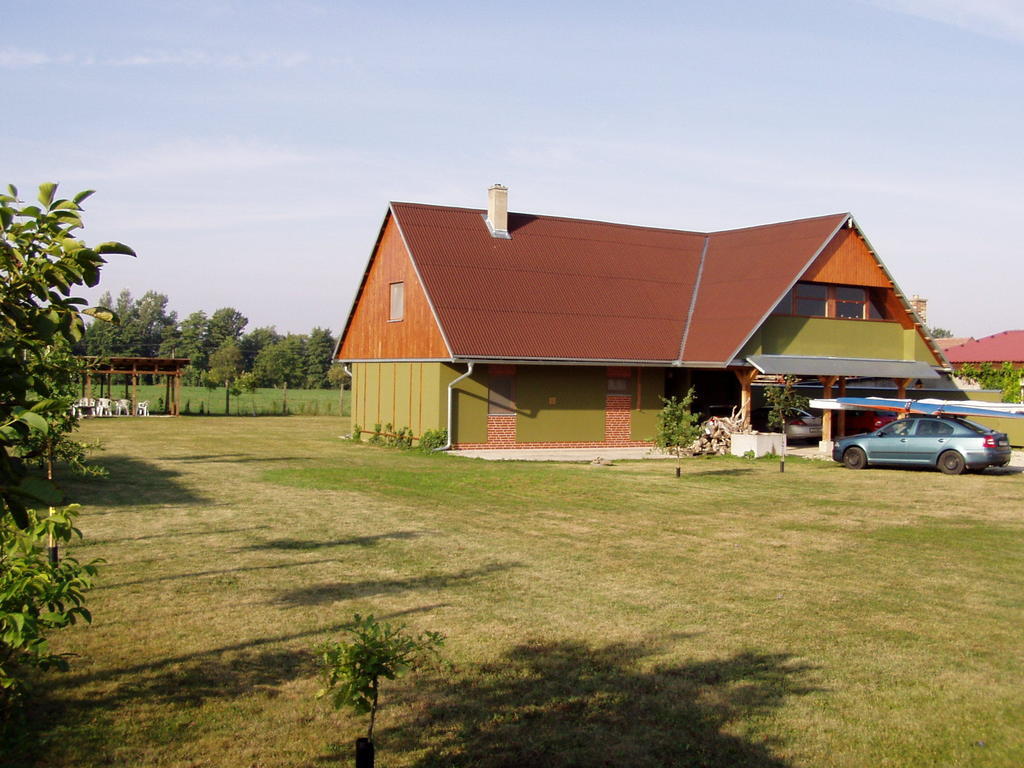 Penzion Pod Vapenkami Strážnice Buitenkant foto